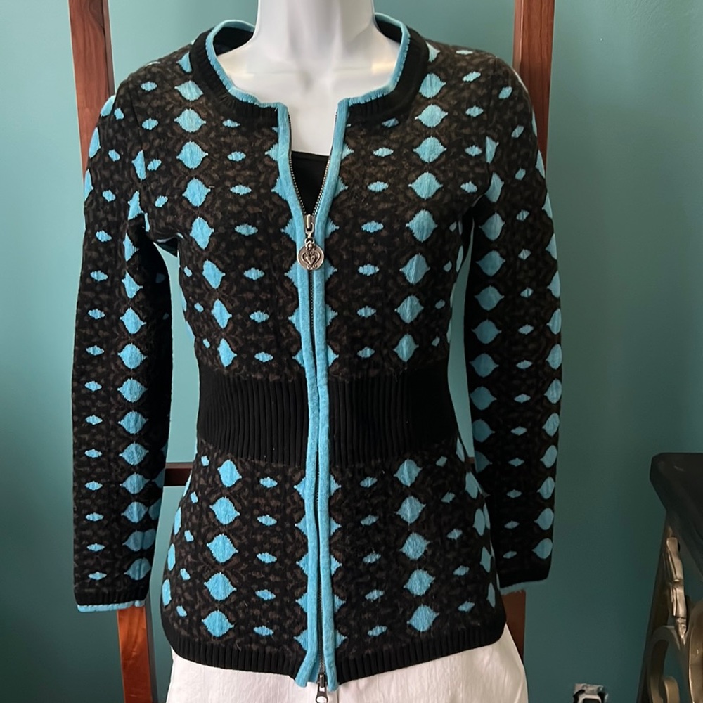 Neve sweater